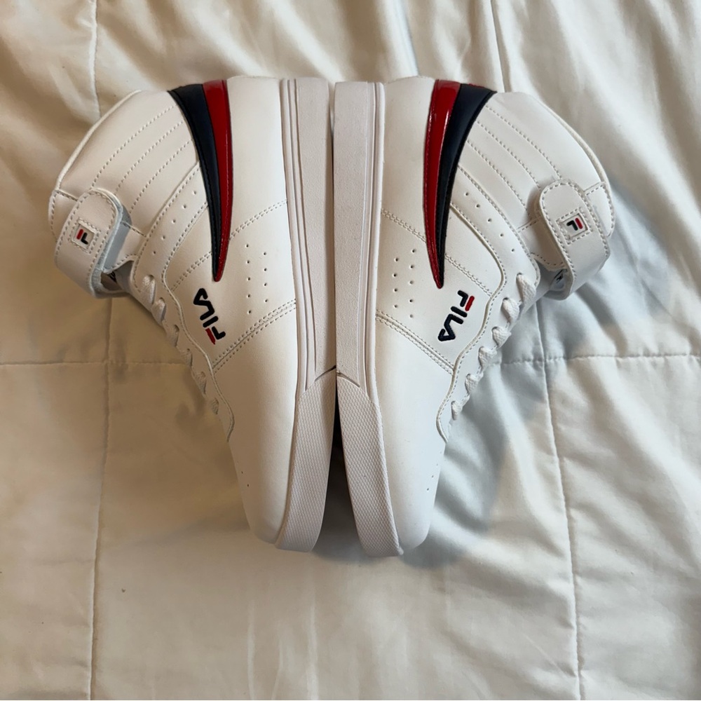Fila Vulc 13 High Top Sneakers Kids Size 7, White With Navy/Red Patent - Picture 3 of 6